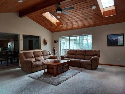 Groveland House | Large Home at Yosemite Gateway !