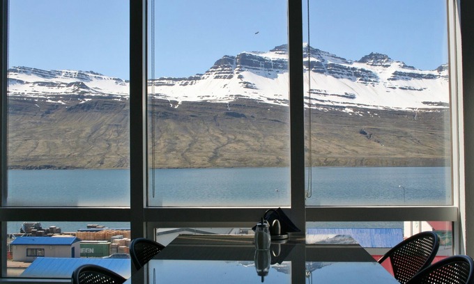 Faskrudsfjordur House | Large House for 20 persons