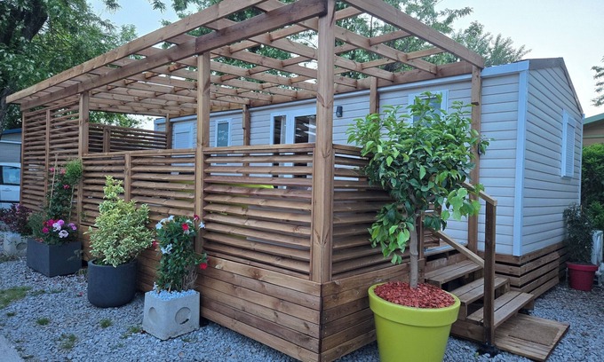 Aubenas House | Large mobile home Aubenas