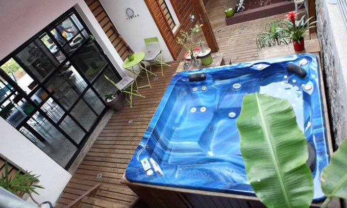 Piton Saint-Leu Villa | Large modern villa, heated pool, jacuzzi, ocean view