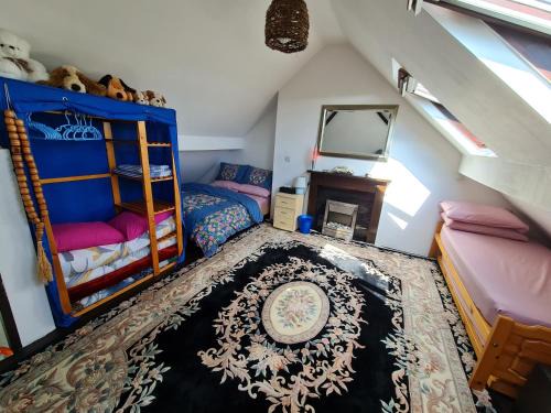 Biddulph House | Large private room in Biddulph-Stoke On Trent
