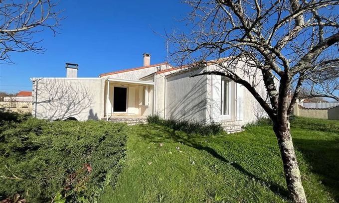 Saujon House | Large quiet house for 8 people - 10km from Royan