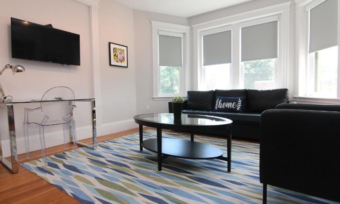 North Brookline Apartment | Large Studio w/Queen AND Sofa Bed.#38