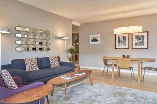 Grand Canal Dock House | Large Stylish Bright & Luxurious 2 Bed Apartment