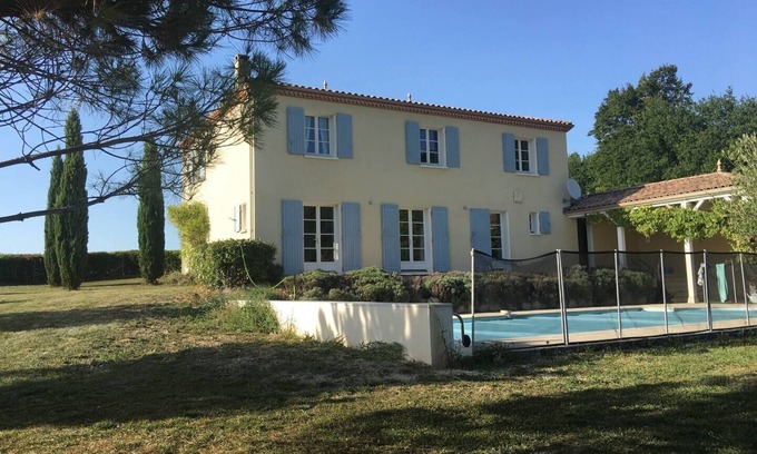 Sainte-Juliette Villa | Large villa, private pool, quiet location