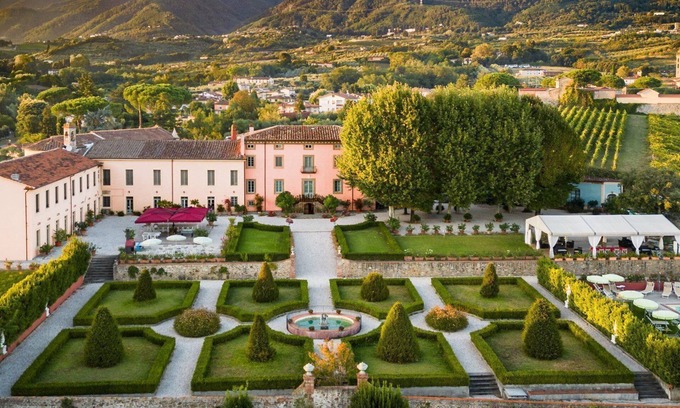 Capannori Villa | Large Villa rental. ideal for weddings and special events