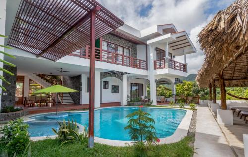 El Zonte House | Las Golondrinas El Zonte, El Salvador