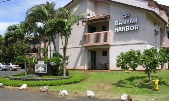 Nawiliwili Resort | LAST MINUTE DEAL! 2BR in Lihue, minutes from the beach. Perfect for a getaway!