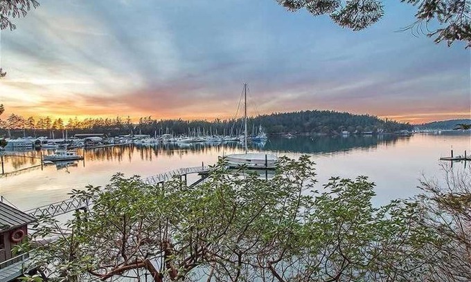 Friday Harbor House | Laurel Point - Friday Harbor on Beautiful San Juan Island