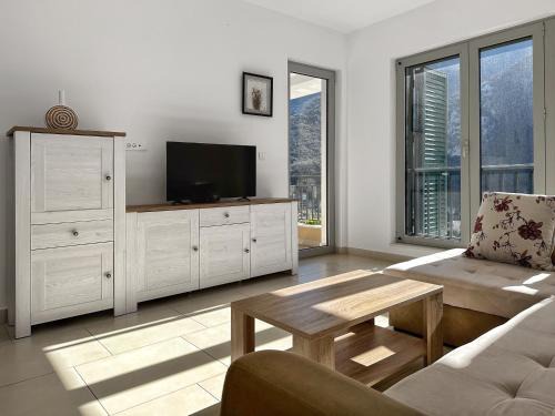 Donji Morinj Apartment | Lavender Bay D04