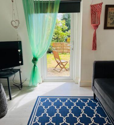 Streatham Apartment | Lavender Den