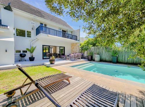 Rondebosch House | Lavenham 5 Bedroom, Rondebosch