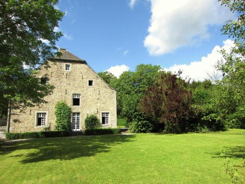 Forrieres House | Lavish Holiday Home in Forrières with Sauna