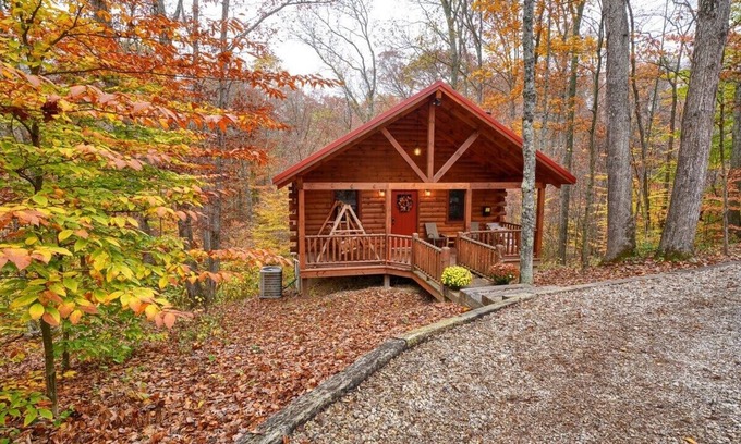 Carbon Hill Cabin | Lazy Oaks Cabin by Tranquil Hills Lodging