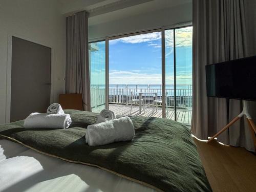 Trebeurden Apartment | Le castel T2 piscine et vue mer plage