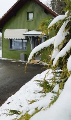 Frambouhans Ski Chalet | le chalet vert et bain nordique au feu de bois
