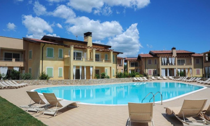 Lonato del Garda Apartment | Le Corti Caterina Apartments with pool by Wonderful Italy