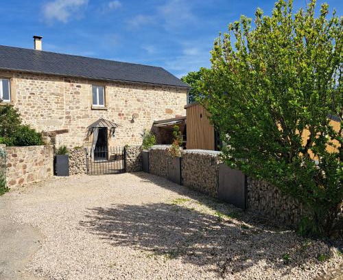 Recoules-Previnquieres House | Le Crochet de Pervenche