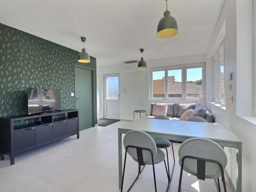 Macon Apartment | Le Croisement de Miss K Conciergerie
