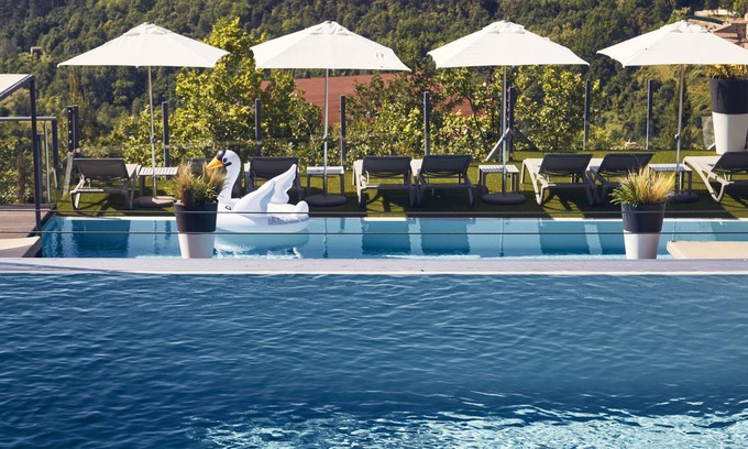 Faugeres Hotel | Le Domaine de Chalvêches