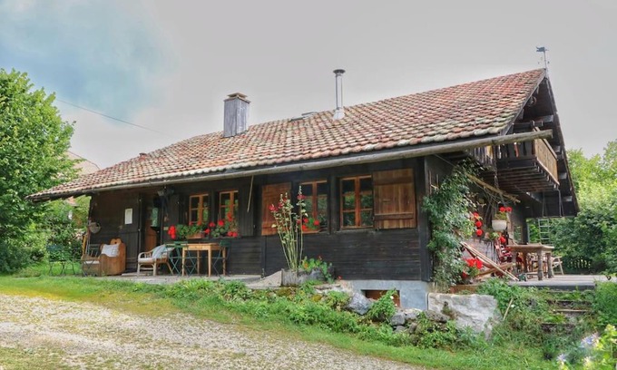 Oye-et-Pallet Ski Chalet | Le Doubs Chalet - Chalet Garnache - Labellisé "Pêche"