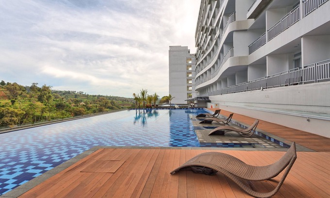 Cipanas Hotel | Le Eminence Hotel Convention & Resort Ciloto - Puncak