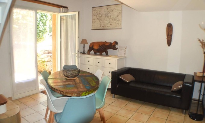 Neoules House | Le Gîte Asie Pour 4 Personnes à 6 Personnes