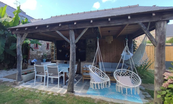 Plouer-sur-Rance Villa | Le gîte de Merlin Charming cottage in the countryside, 15' from St Malo