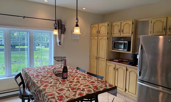 Deauville House | Le hâvre du lac Magog (navigable)