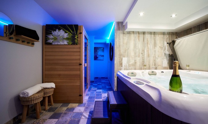Le Hanouard House | Le Héron. gite with spa and private sauna.