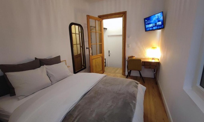 Saint-Laurent Apartment | Le Lîdje