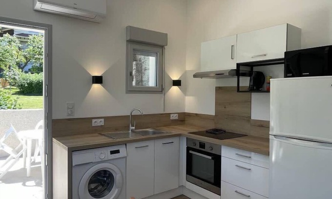 Charavines Apartment | LE LAC BLEU Appt/terrace/private beach lake