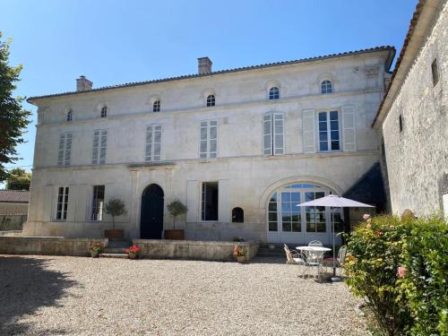 Verrieres Bed & Breakfast | Le Mas, Chambres d'Hôtes, Verrières