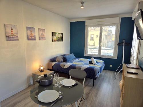 Saint-Meloir-des-Ondes Apartment | Le Mat studio étoilé