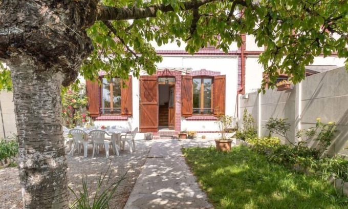 Dives-sur-Mer House | Le Mimosa Normand by Interhome