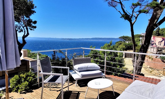 Ile du Levant Apartment | Le Myrtil Apartment T2-33m2 Air conditioned Sea view Terrace 30m2