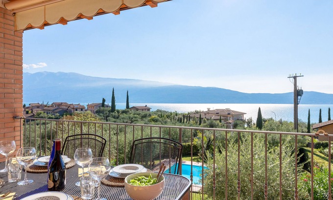 Pulciano Apartment | Le Olive 8/4 Apartment by Wonderful Italy