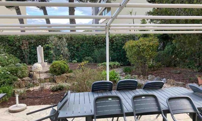 Les Arenes Apartment | Le Papounet Appartement - Maison de 150m2 à 500m de la plage et du centre ville