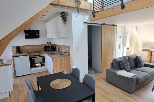 Cherbourg-en-Cotentin Apartment | Le Patio, Hyper centre rue au calme avec parking