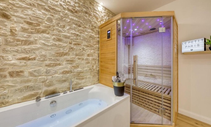 Chartres Apartment | Le Petit Paris - Cocon & Spa & Sauna
