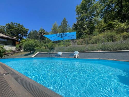Le Lardin-Saint-Lazare House | Le petit roquet