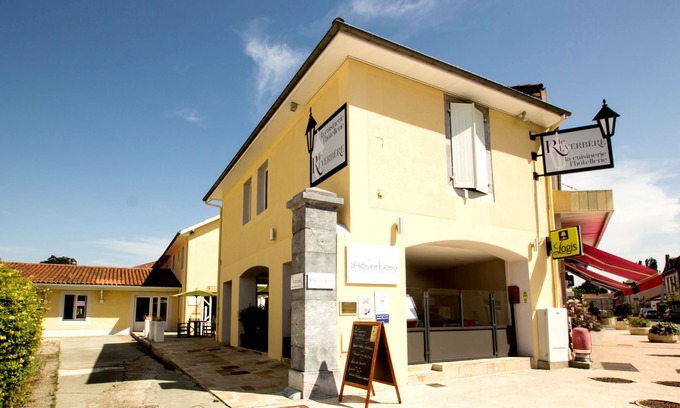 Vic-en-Bigorre Hotel | Le Réverbère - La Cuisinerie - L'Hôtellerie