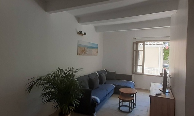 Mireval House | Le repaire du Gabian, quiet village house, 5km from the sea
