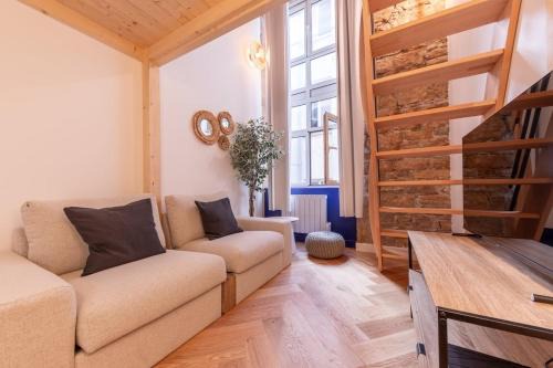 Griffon - Royale Apartment | Le Royal - Lyon 1er - Studio Mezzanine Croix Paquet