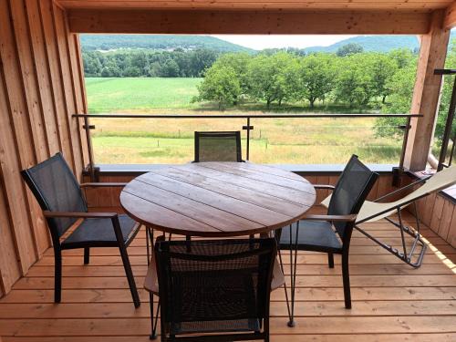 Saint-Leon-sur-Vezere Apartment | Le Séchoir des acacias, Gite: Les Falaises