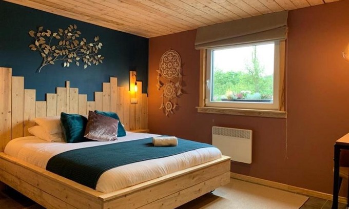 Givet Bed & Breakfast | Le Soleil Couchant/Chambre d'hôtes