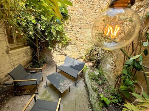Poitiers Villa | Le St-Hilaire, House in the city center with patio with parking