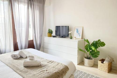 Annecy Apartment | Le Syrme 450m de la plage, balcon & parking