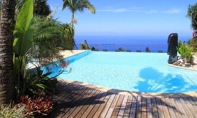 Piton Saint-Leu Apartment | Le Ti Jaque **** Beautiful T2 with garden, accessibility PMR, Pool & Spa