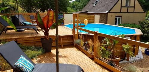 Guegon House | Le Vieux Moulin Gites - Detached cottage with garden views and pool